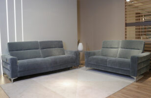 natuzzi editions B940 3 seater electric +2-seater teal light fabric close up