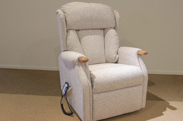 Celebrity Canterbury rise & recline chair fabric